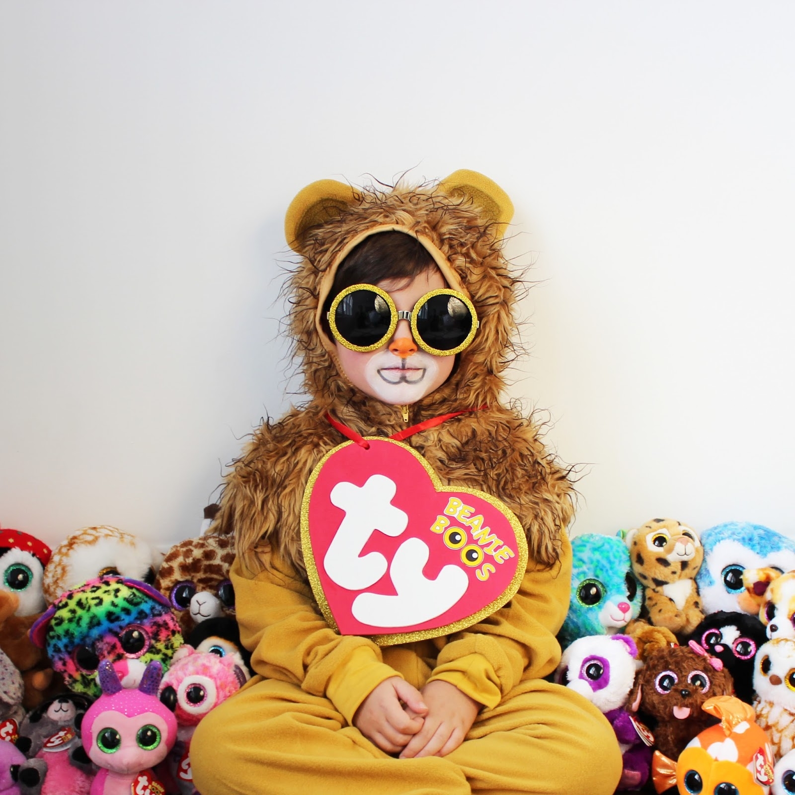 DIY HALLOWEEN COSTUME FOR LITTLES BEANIE BOO