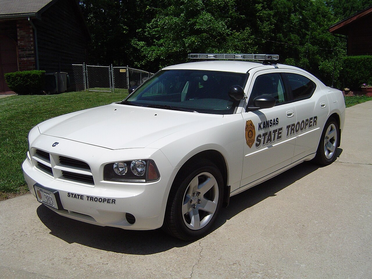 File Kansas Highway Patrol Dodge Charger Unit No jpg Wikimedia Commons
