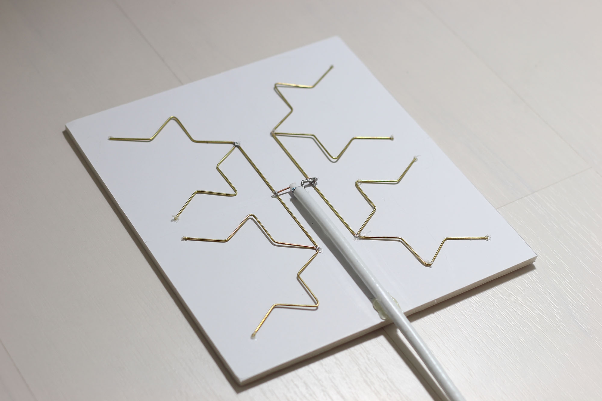 Fractal Antenna For DTV MOHIT BHOITE