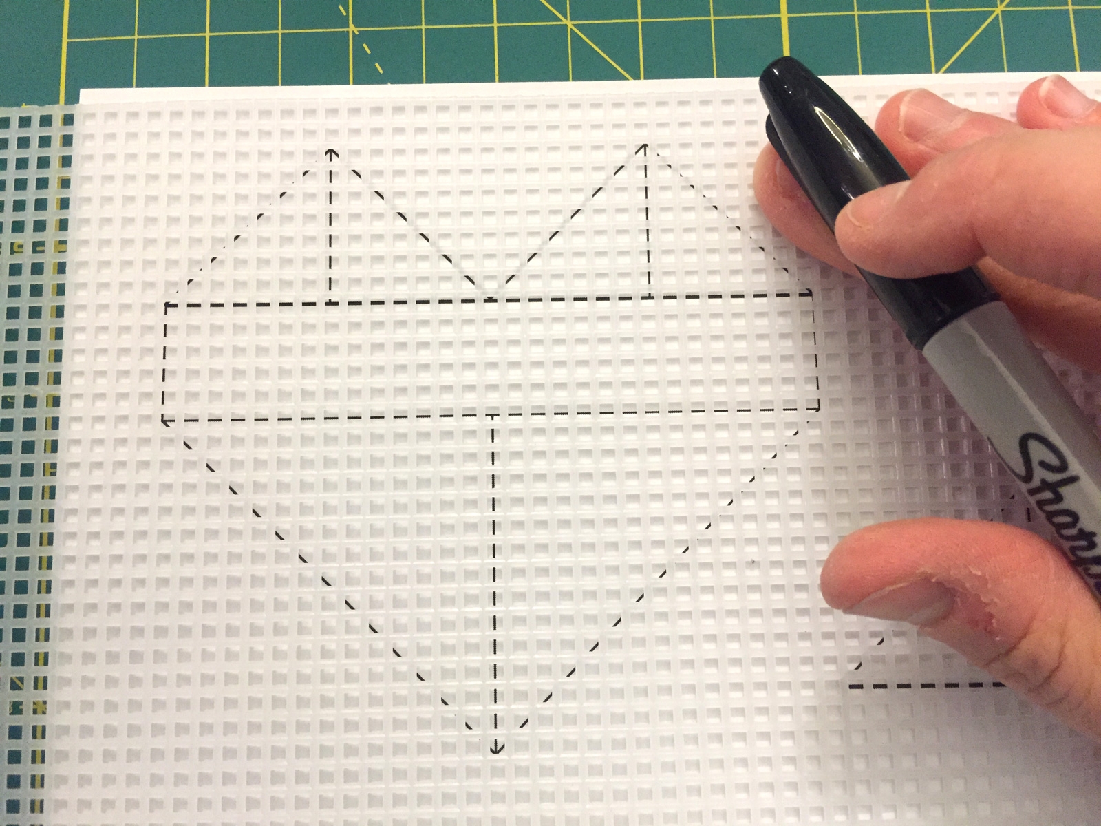 Plastic Canvas Valentine s Box Pattern U0026 Tutorial